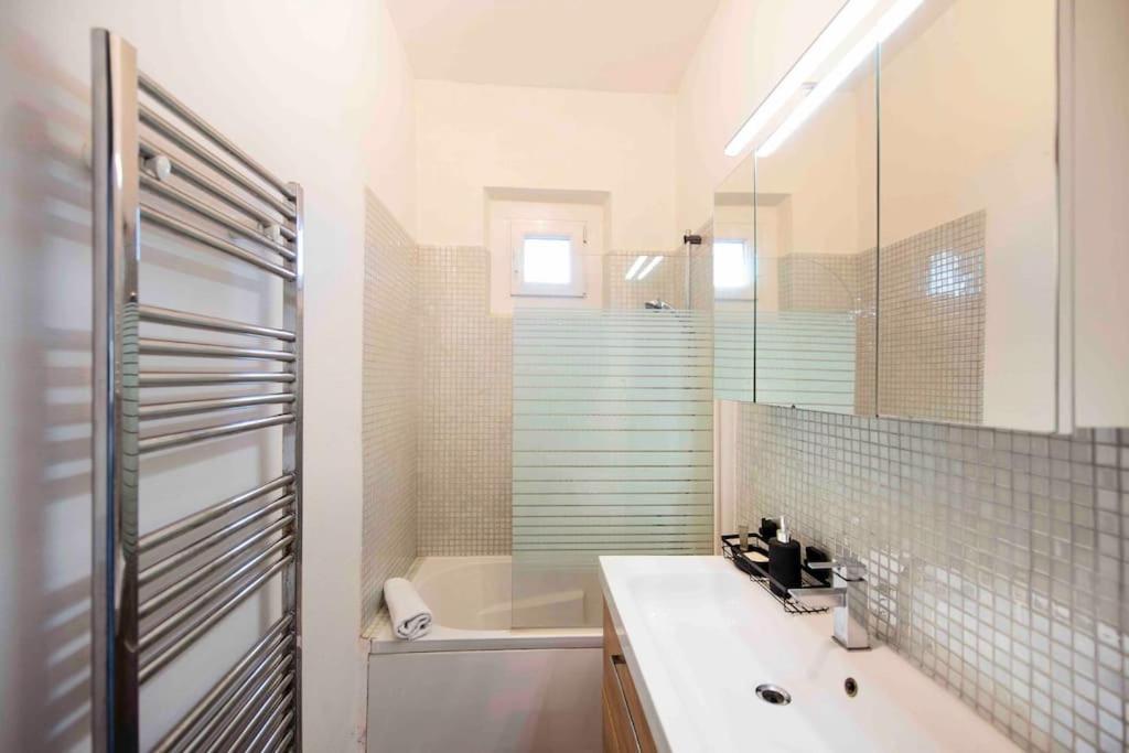 Jolie Maison Sur Orleans, Parking & Climatisation المظهر الخارجي الصورة